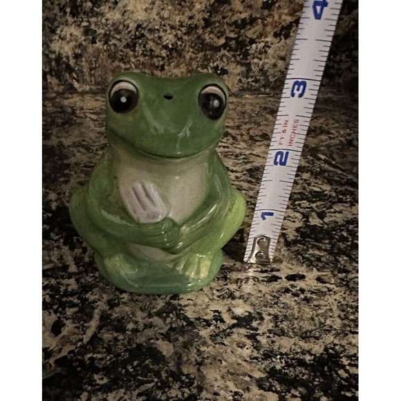 Vintage Green Ceramic Frog Pepper Shaker - Picture 4 of 6
